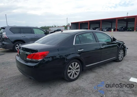 2012 Toyota Avalon Limited z USA, uszkodzony, nr VIN 4T1BK3DB4CU455104